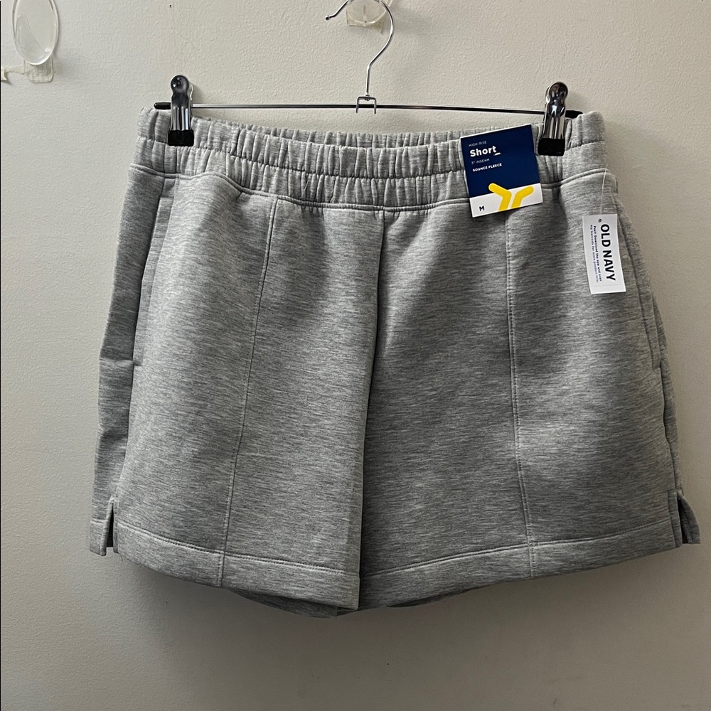 ✨BNWT!Old Navy Women’s Heather Gray Breathable High-Rise Bounce Fleece Shorts!